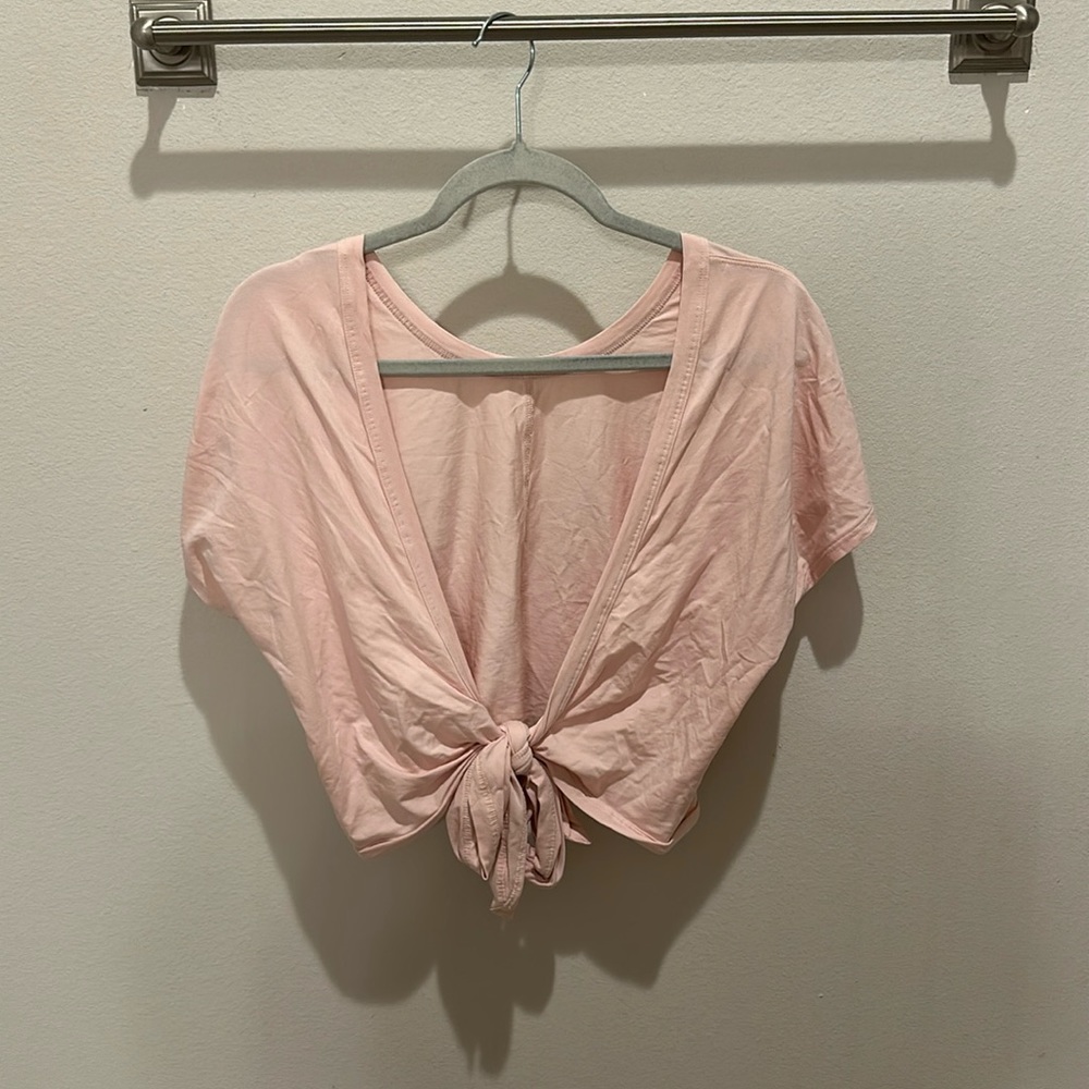 EUC Lululemon Tie in the back Top